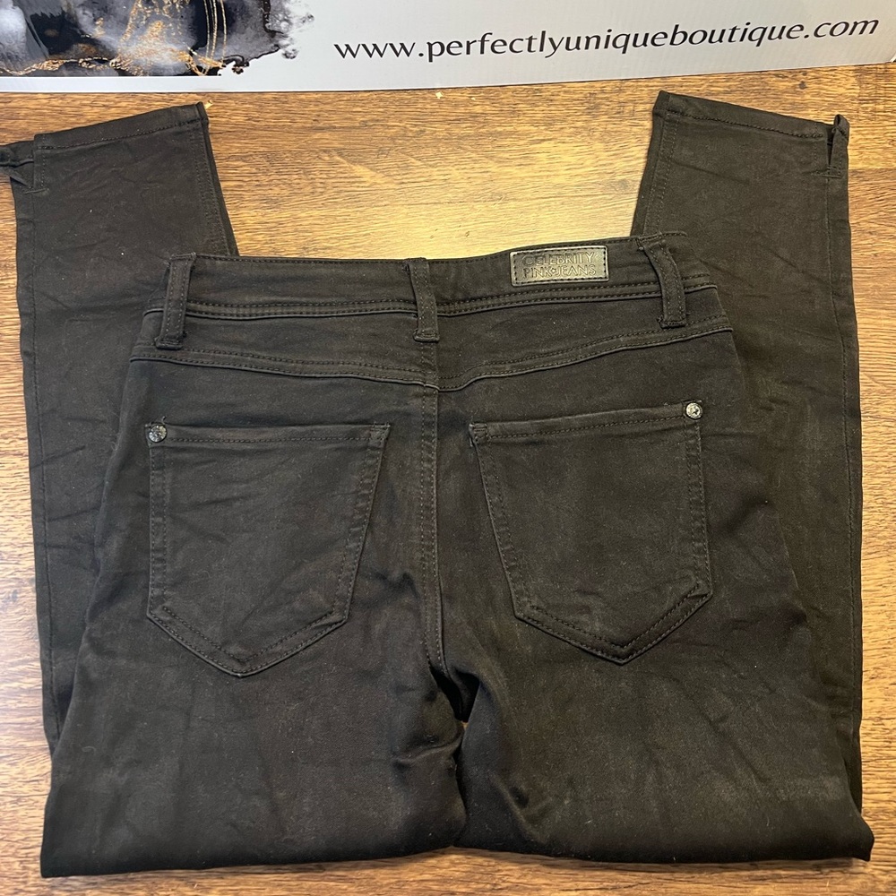 Celebrity Pink Black Low Rise Capri Jeans - Picture 2 of 6